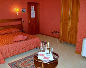 Shasa - Rome - Bedroom
