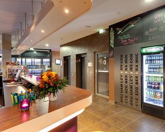 Meininger Hotel Frankfurt Main / Airport - Frankfurt am Main - Lobby