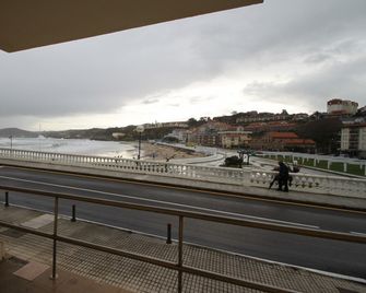 Pension Vega De Pas - Comillas - Balkón