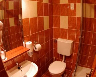 König Hotel - Pécs - Bathroom