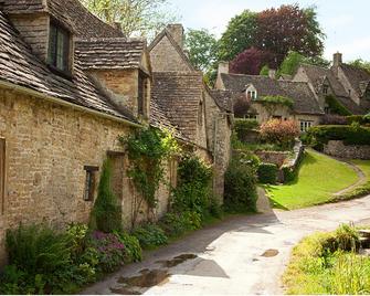 The Swan Inn Swinbrook - Burford - Edificio