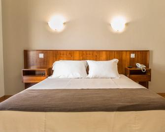 Hotel Amadora Palace - Amadora - Bedroom