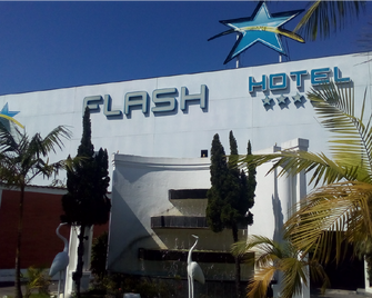 Flash Motel (Adult Only) - São Vicente - Building