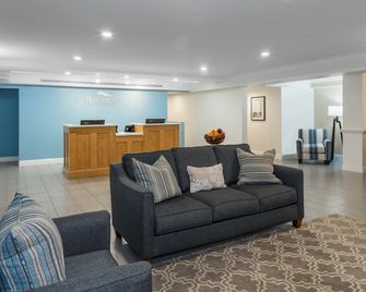 Casa Bella Inn & Suites - Tallahassee - Lobby