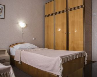 فندق كيشيناو - تشيسيناو - غرفة نوم