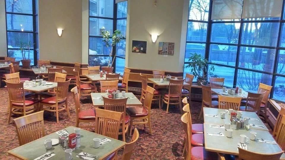 Nor Villa Hotel - וויניפג - מסעדה
