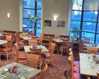 Nor Villa Hotel - وينيبيغ - مطعم