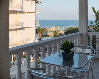 Korali Hotel - Paralia - Balcony