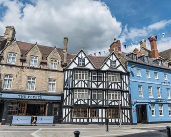 The Fleece at Cirencester - Cirencester - Building