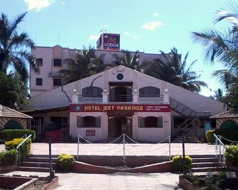 Hotel Jeet Paradise - Phaltan - Edificio