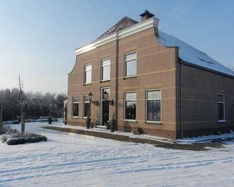Bed and Breakfast Goeree Overflakkee - Middelharnis - Edificio