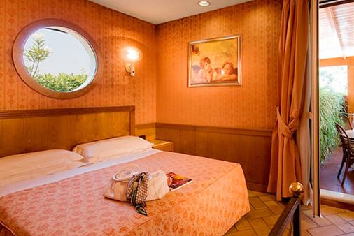 Comfort Hotel Bolivar - Roma - Stanza da letto