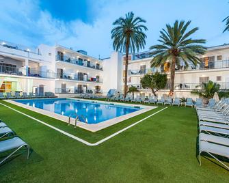 Eix Alcudia Hotel +18 - Alcudia - Pool