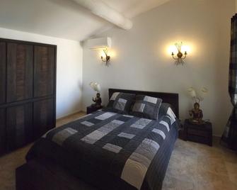 Mas Dansavan Chambres d'Hôtes - Oppede - Bedroom