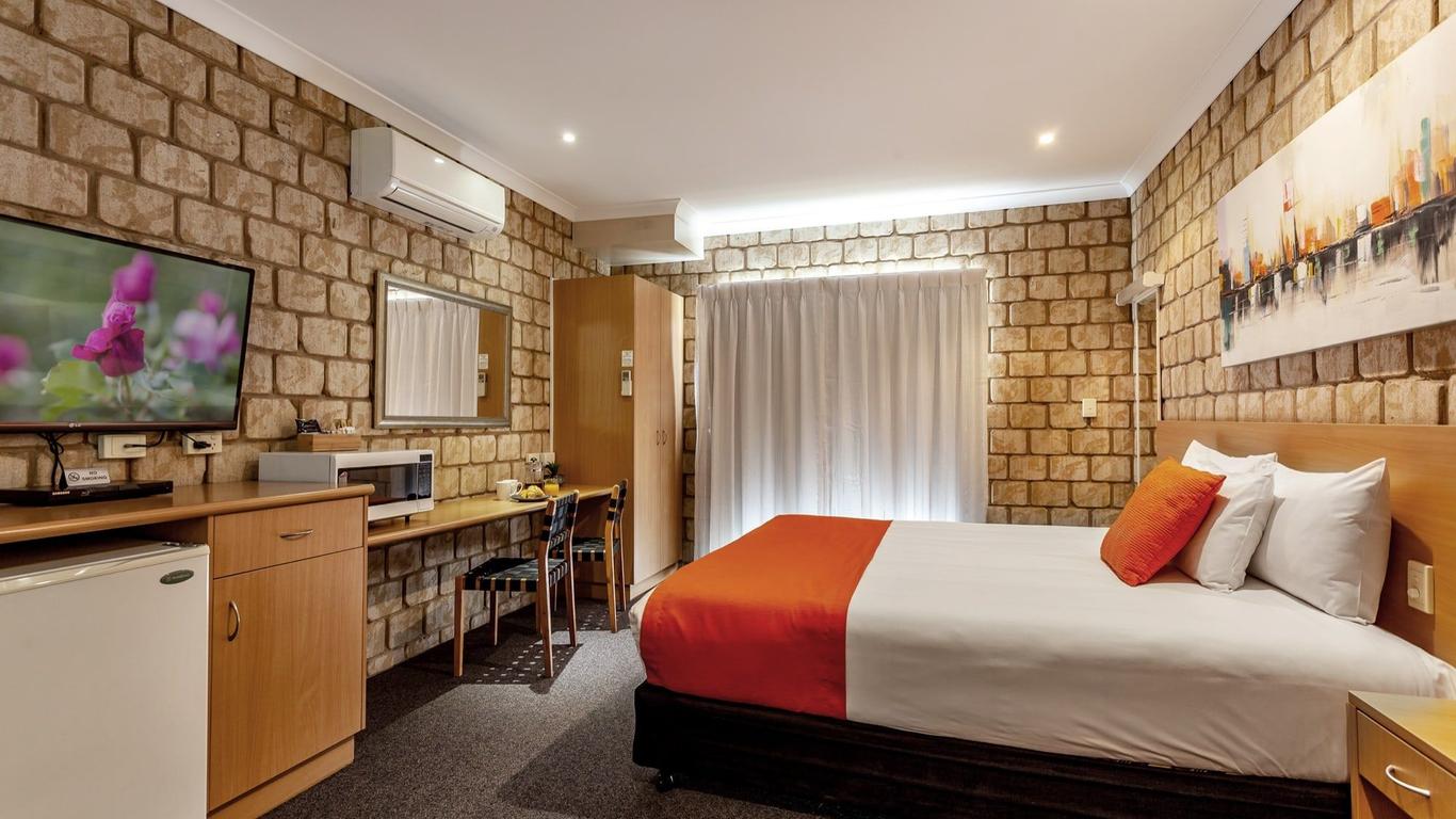 Great Divide Motor Inn