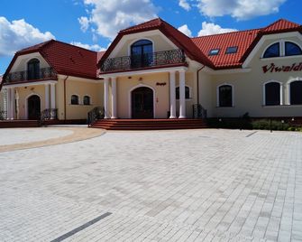 Hotel Viwaldi - Baruchowo - Budynek