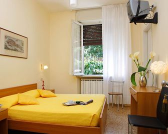 Hotel Santa Lucia - Venice - Bedroom