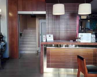 Hotel Los Braseros - Burgos - Front desk