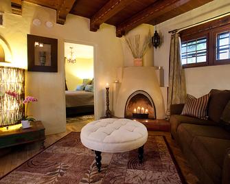 Casa de Tres Lunas - Santa Fe - Living room