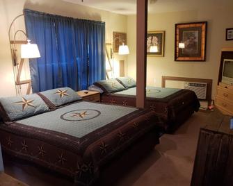 The Buffalo Girls Hotel - Canton - Bedroom