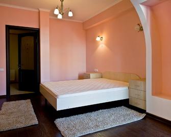 Hotel Sunrise - Chisinau - Phòng ngủ