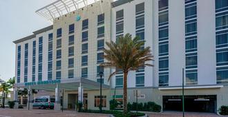 Hotel Dello Ft Lauderdale Airport, Tapestry Collection by Hilton - Dania Beach