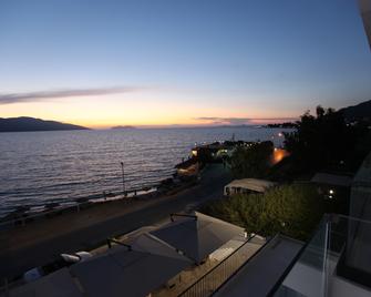 Swiss Rivage Hotel - Radhimë - Playa