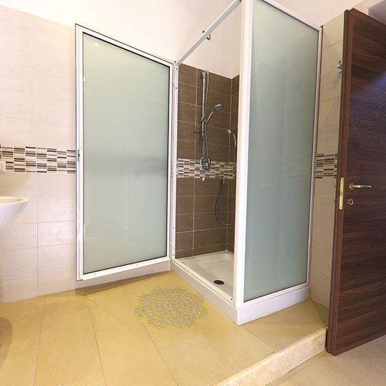 Bathroom view of Hotel New Sayonara