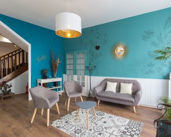Hotel Au Pavillon Bleu - Lourdes - Living room