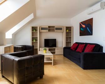 Gozsdu Court Budapest - Budapest - Living room