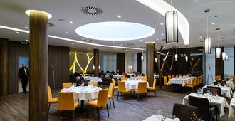 Imola Hotel Platán - אגר - מסעדה