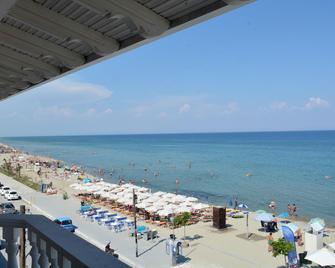 Atlantis Hotel - Katerini - Balcon