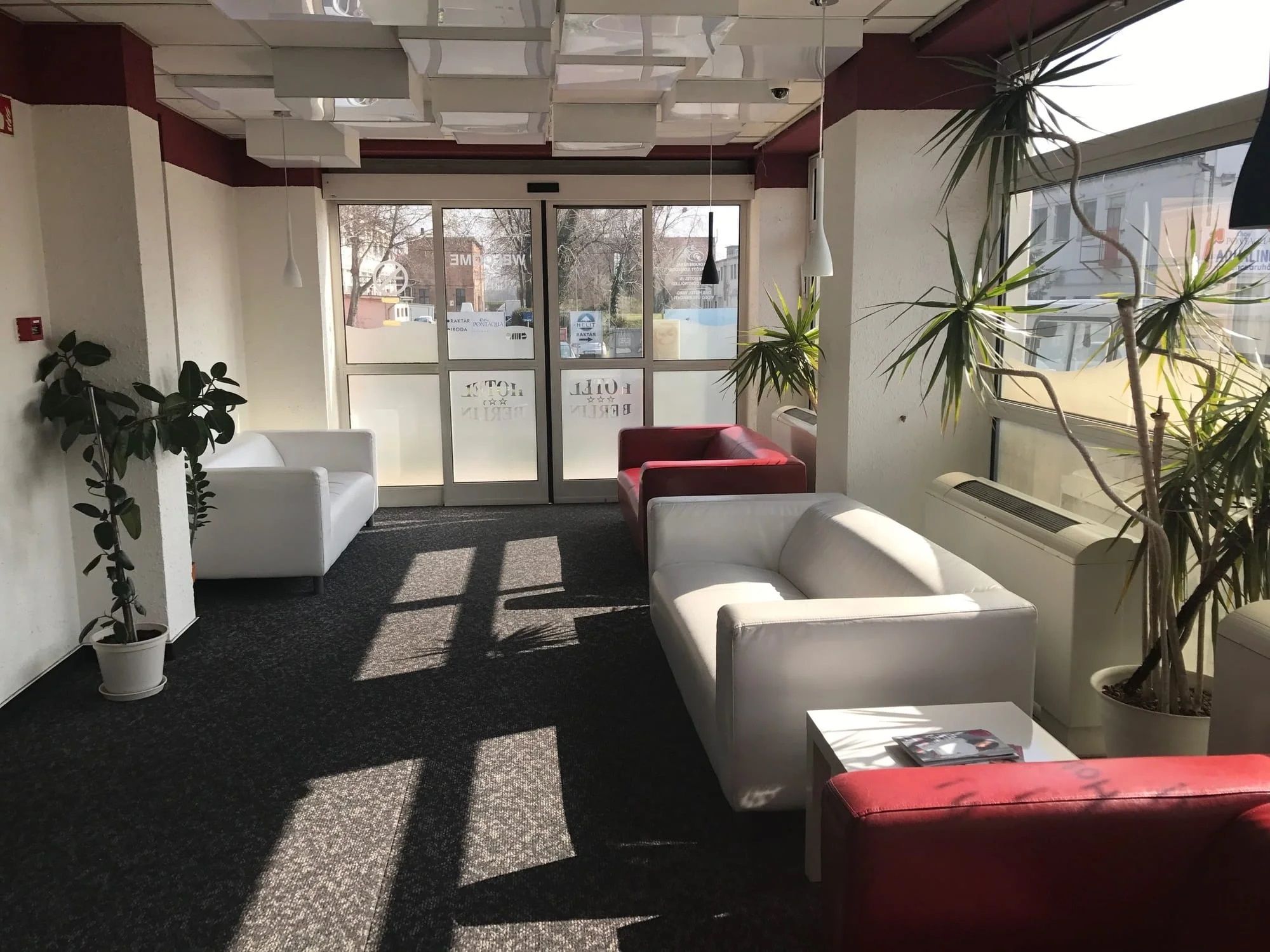 Hotel Berlin - בודפשט - לובי