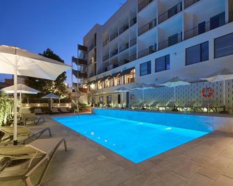 Nuria - Tarragona - Pool