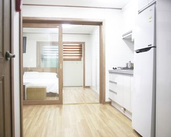 Seoguipo Olleh Hue - סאוגוויפו - חדר שינה