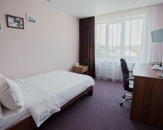 Hotel Polyot Krasnoyarsk - Krasnoyarsk - Bedroom