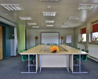 Pesa Hotel - Polva - Sala de reuniones
