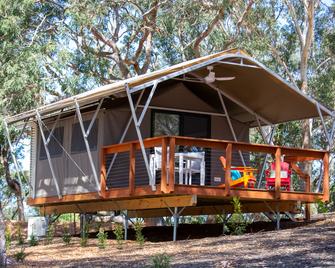 Port Stephens Koala Sanctuary - Nelson Bay - Building