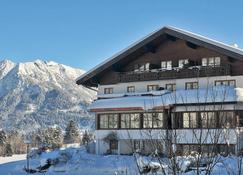 Ringhotel Nebelhornblick - Oberstdorf - Gebouw