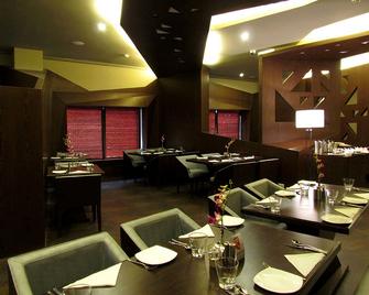 Cocoon Luxury Business Hotel - Dhanbād - Restaurante