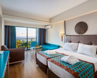 Lago Hotel - Side - Bedroom