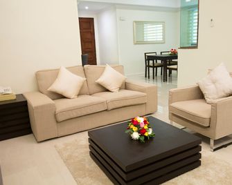 Pyay Garden Residence - Rangún - Sala de estar