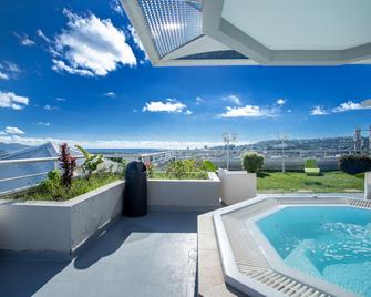 كاريبيا لا فالمينير هوتل - فور دو فرانس - شرفة