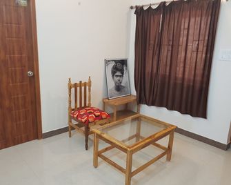 Siva Giri Homes - Tiruvannāmalai - Living room