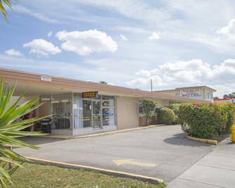 Parkway Inn Airport Motel Miami - Miami Springs - Building