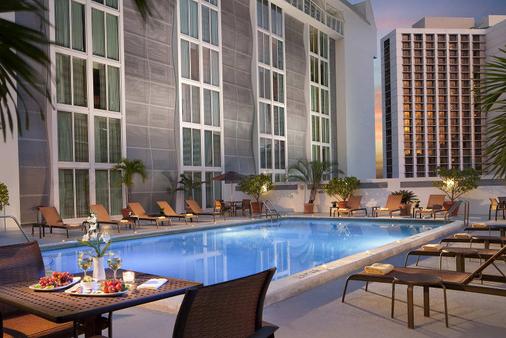 Courtyard by Marriott Miami Downtown/Brickell Area - Miami - Pool