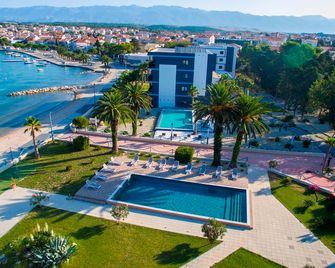 هوتل ليبرتي - نوفالجا - حوض السباحة