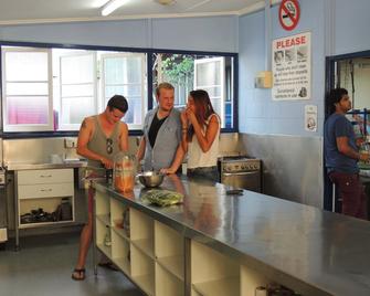 Reef Lodge Backpackers - Townsville - Cozinha