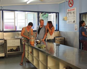 Reef Lodge Backpackers - Townsville - Küche
