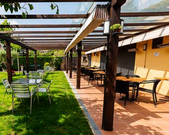 Hotel-Restaurante La Quadra - Maçanet de Cabrenys - Binnenhof